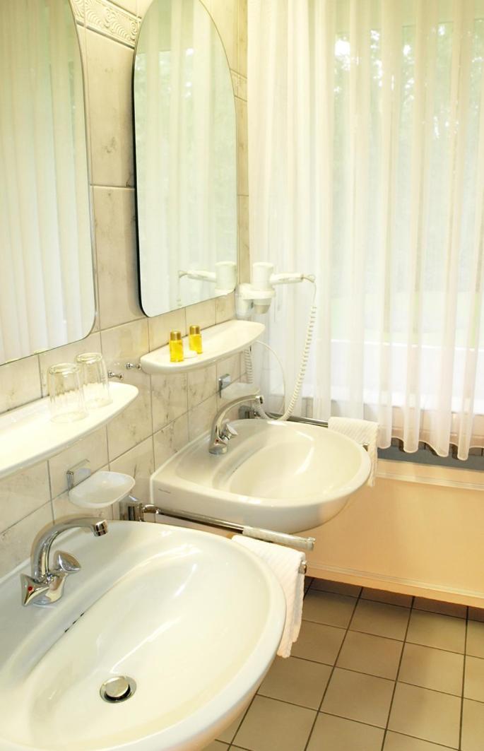 טלגט Heidehotel Waldhuette מראה חיצוני תמונה